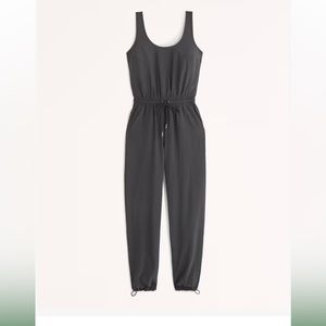 Abercrombie & Fitch Traveler Jumpsuit size small regular length